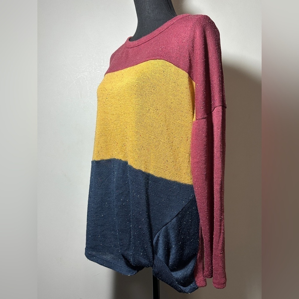 ODDY Colorblock Long Sleeve Top with small knot Size 1X - Picture 3 of 7